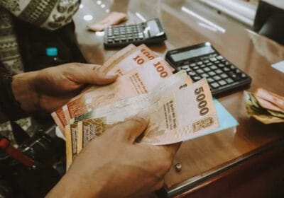 Sri Lankan Currency and expenses