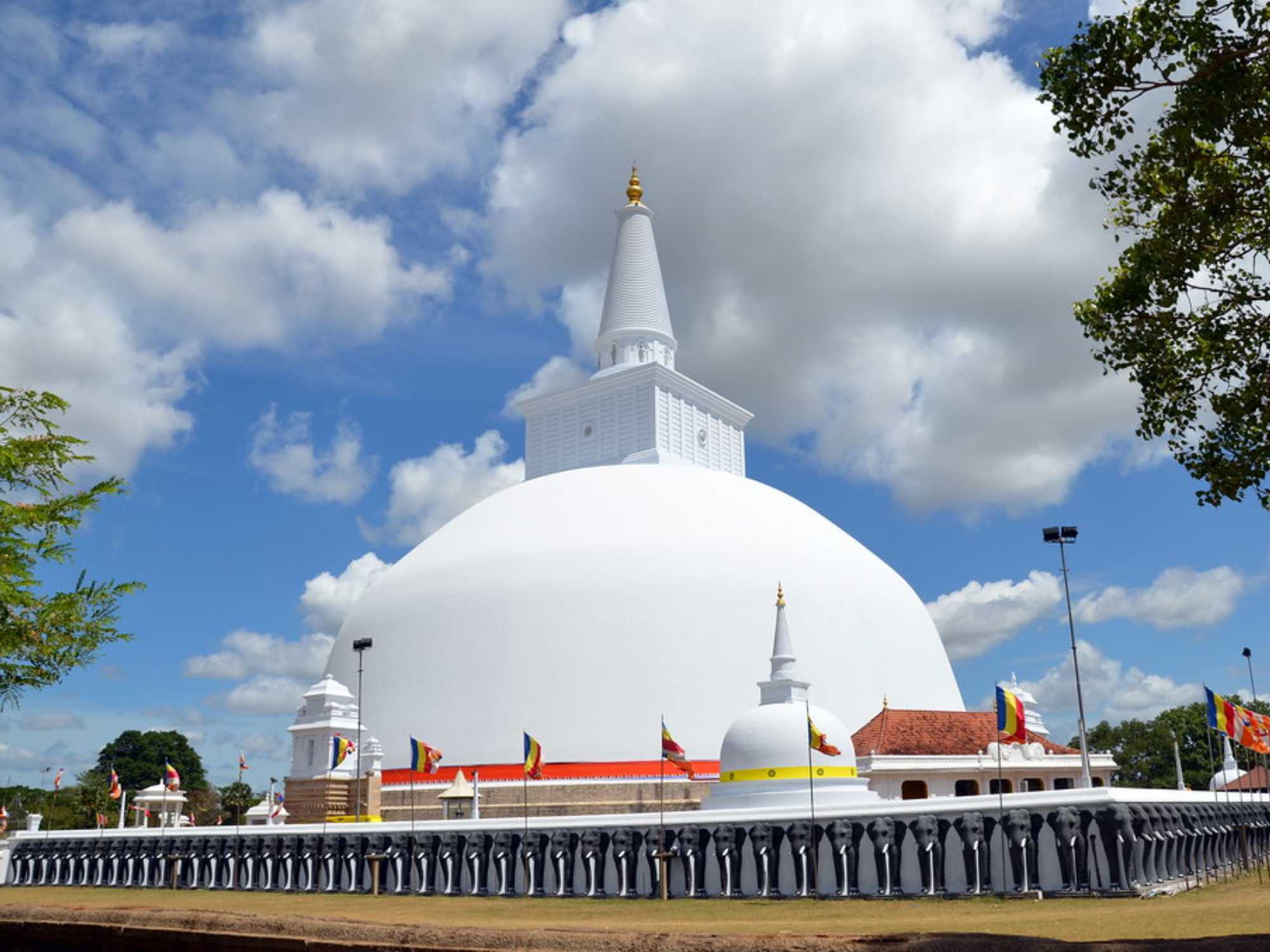 Sri Lankan Dagobas -stupas